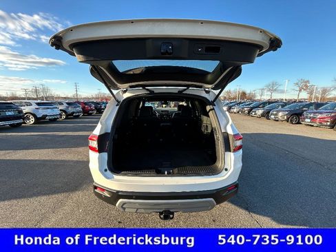 Used 2024 Honda Pilot TrailSport image 13