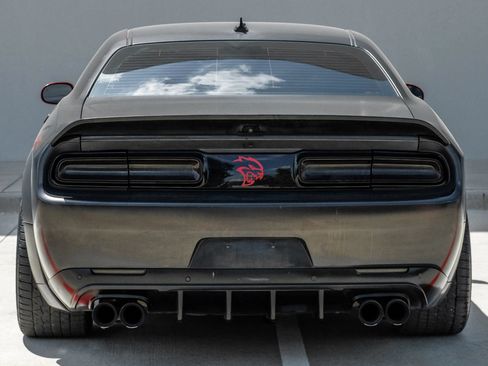 Used 2016 Dodge Challenger SRT Hellcat RWD image 15