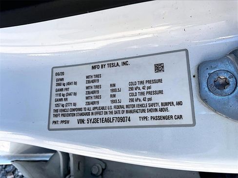 Used 2020 Tesla Model 3 Standard Range image 30