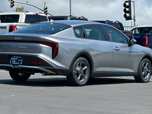 New 2026 Kia K4 FWD image 4