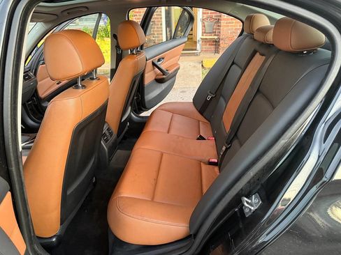 Used 2010 BMW 328i xDrive Sedan image 12