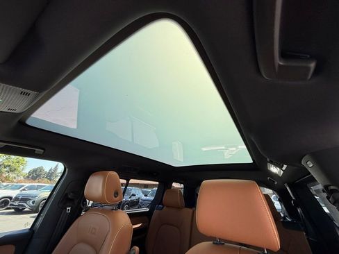 New 2025 Volkswagen ID. Buzz Pro S Plus image 18