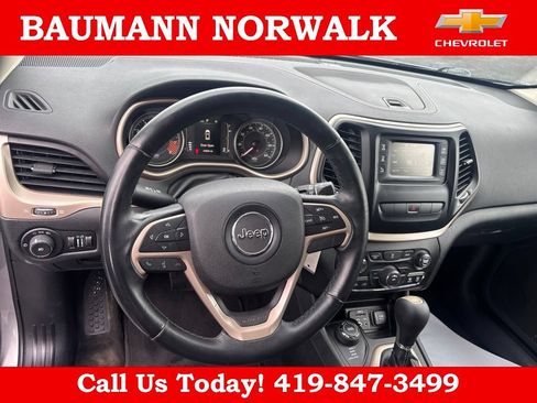 Used 2014 Jeep Cherokee Latitude AWD/4WD image 21