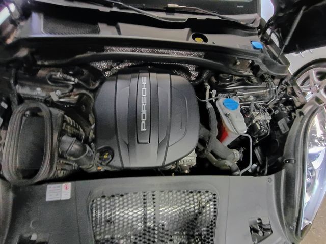 Used 2018 Porsche Macan AWD/4WD image 75