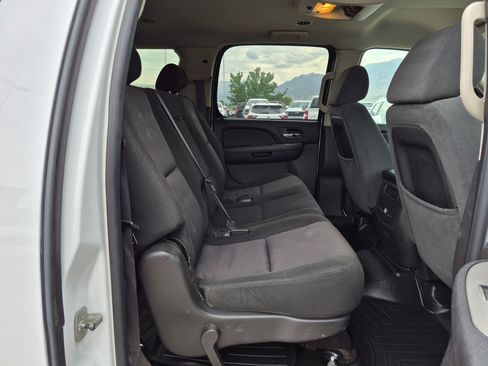 Used 2009 Chevrolet Suburban 2500 LS w/ Skid Plate Package AWD/4WD image 28