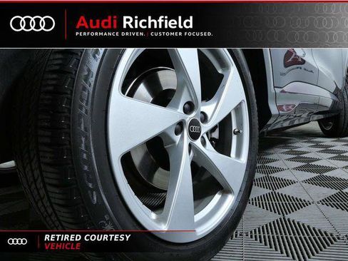 Used 2025 Audi Q5 Premium Plus w/ Premium Plus AWD/4WD image 10