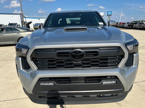 Used 2024 Toyota Tacoma TRD Sport AWD/4WD image 5