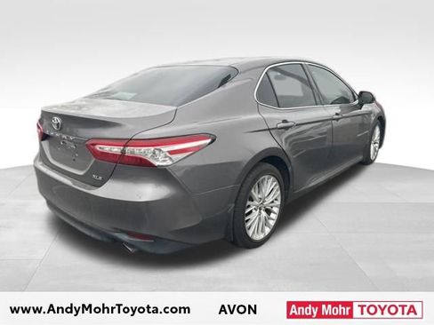 Used 2018 Toyota Camry XLE image 7