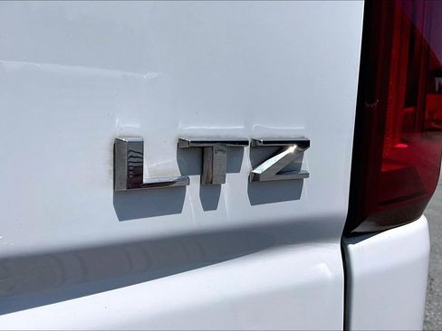 Used 2022 Chevrolet Silverado 2500 LTZ w/ LTZ Plus Package AWD/4WD image 25