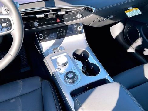 New 2026 Genesis GV70 2.5T Select image 8