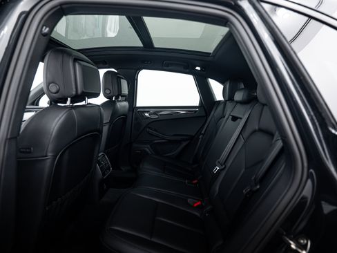 Certified 2026 Porsche Macan image 22