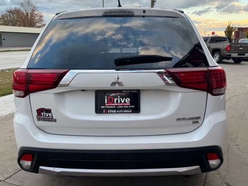 Used 2016 Mitsubishi Outlander SEL image 10