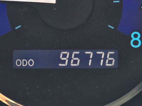 Used 2010 Toyota Sienna XLE image 71