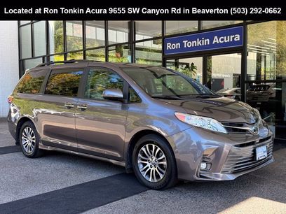 Used 2019 Toyota Sienna XLE w/ XLE Navigation Package
