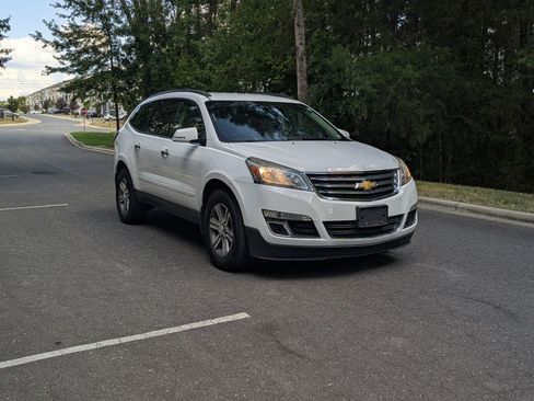 Used 2017 Chevrolet Traverse LT AWD/4WD image 14