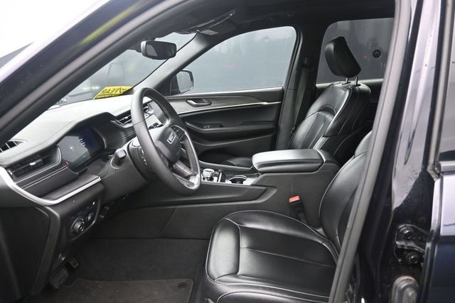 Used 2024 Jeep Grand Cherokee Limited 4xe AWD/4WD image 17