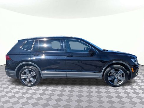 Used 2020 Volkswagen Tiguan SEL image 2