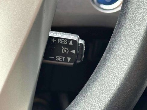 Used 2015 Toyota Prius Two image 19