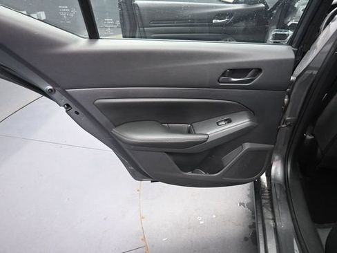 Used 2025 Nissan Altima 2.5 SV FWD image 13