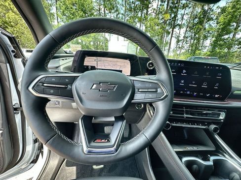 Used 2026 Chevrolet Traverse Z71 w/ Driver Confidence Package AWD/4WD image 11