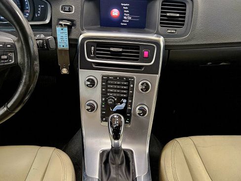 Used 2018 Volvo S60 T5 Dynamic w/ Vision Package image 14