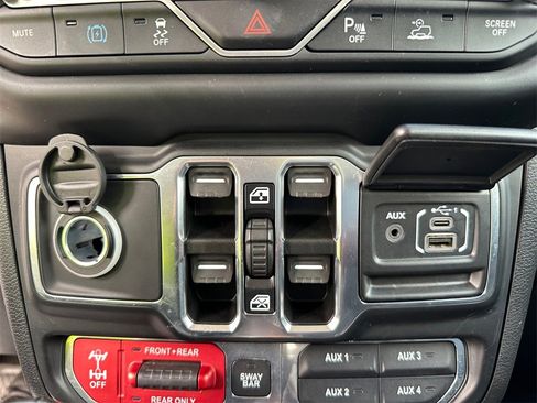 Used 2021 Jeep Wrangler Unlimited Rubicon 4xe w/ Advanced Safety Group image 27