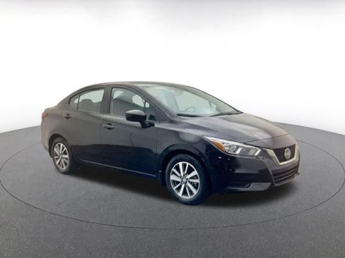 Used 2025 Nissan Versa SV image 5