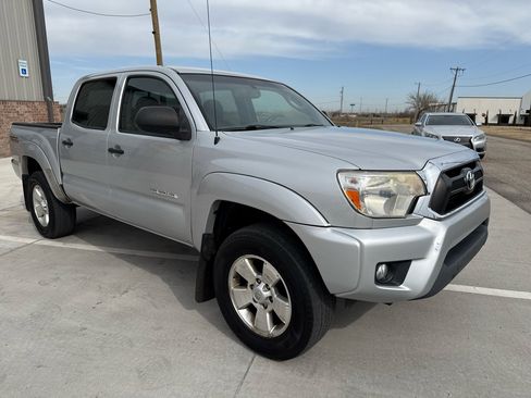 Used 2012 Toyota Tacoma PreRunner w/ TRD Off-Road Pkg image 4