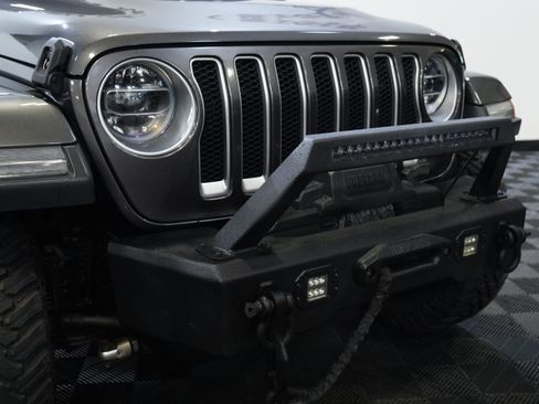 Used 2018 Jeep Wrangler Unlimited Sahara w/ Safety Group AWD/4WD image 13