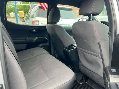 Used 2019 Toyota Tacoma TRD Off-Road AWD/4WD image 20