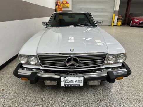 Used 1988 Mercedes-Benz 560 SL image 2