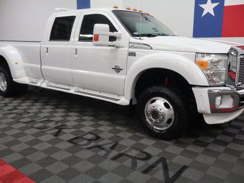 Used 2016 Ford F350 Lariat w/ Lariat Interior Package AWD/4WD image 15