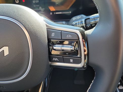 Certified 2025 Kia Sorento S image 27
