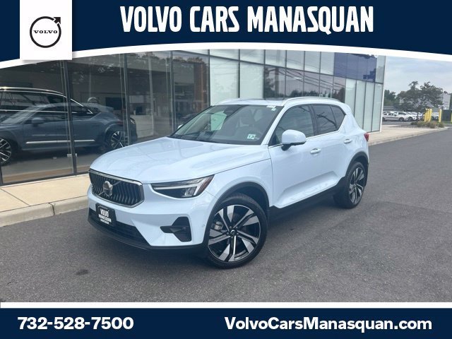 Used 2024 Volvo XC40 B5 Plus w/ Climate Package AWD/4WD image 1