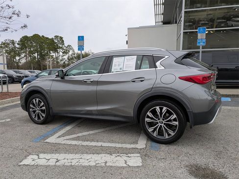 Used 2018 INFINITI QX30 Premium w/ Cargo Package image 4