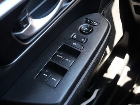Used 2018 Honda CR-V Touring image 29