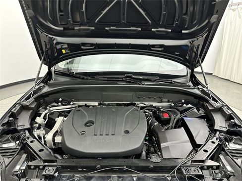 Certified 2025 Volvo XC60 B5 Plus image 25