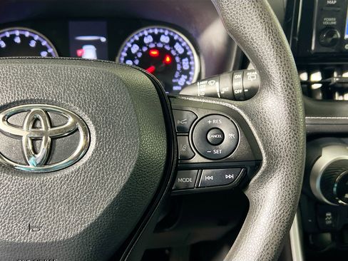 Used 2022 Toyota RAV4 XLE image 19