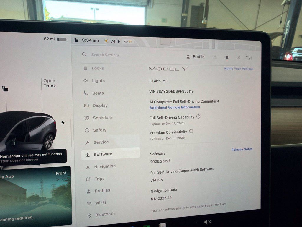 Used 2023 Tesla Model Y 2WD image 12