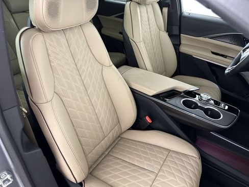 Used 2026 Cadillac Lyriq Signature Luxury w/ Nappa Leather Package RWD image 31