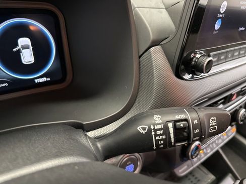 Used 2023 Hyundai Kona Limited image 12