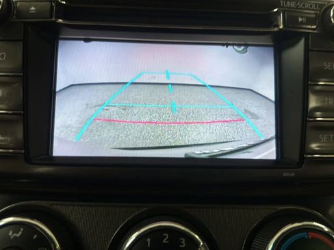 Used 2014 Toyota RAV4 LE AWD/4WD image 14