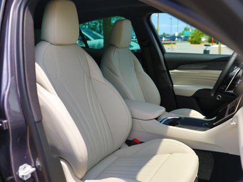 Used 2024 Maserati Grecale GT AWD/4WD image 54