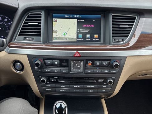 Used 2015 Hyundai Genesis 3.8 w/ Option Group 03 image 12