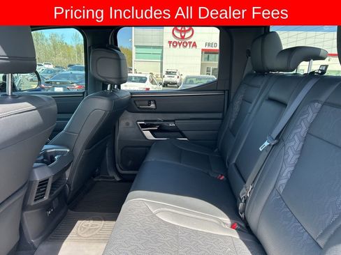 Used 2025 Toyota Tundra Limited AWD/4WD image 14