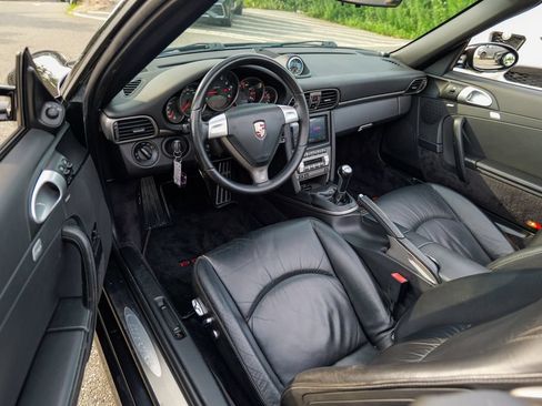 Used 2006 Porsche 911 Carrera RWD image 21
