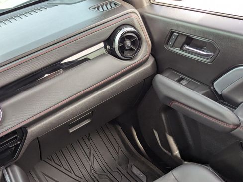 Certified 2024 Chevrolet Colorado Z71 w/ Z71 Convenience Package 2 image 17