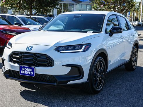 Certified 2026 Honda HR-V Sport image 7