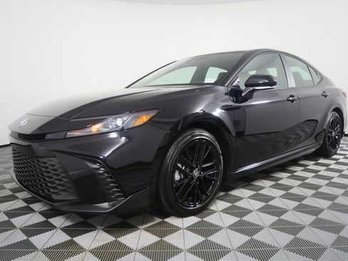 Used 2026 Toyota Camry SE w/ Multimedia Upgrade Package FWD image 7