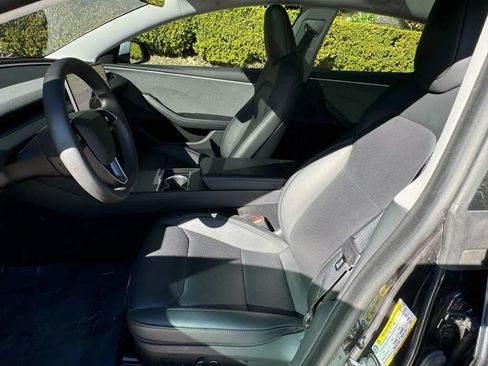 Used 2025 Tesla Model 3 Long Range RWD image 9